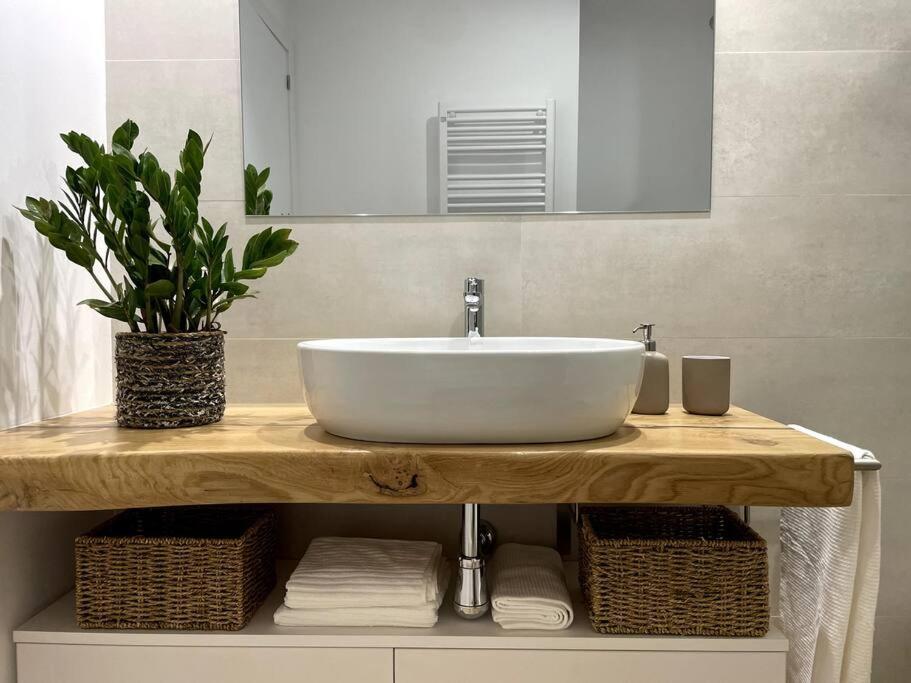 Apartamento Nuevo Centrico Frente Al Mar En パラモス エクステリア 写真